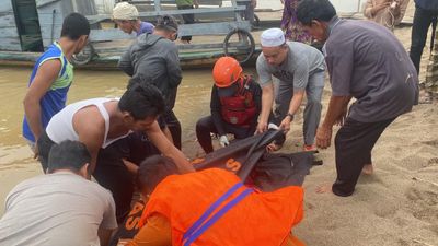 5 Orang yang Tenggelam di Sungai Batanghari Ditemukan, 2 Selamat 3 Tewas