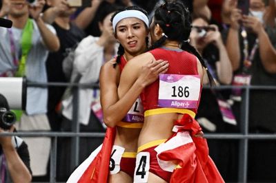 China Sensor Foto 2 Atlet Peraih Emas Asian Games Berstiker 64 , Diduga Simbol Terkait Pembantaian Tiananmen