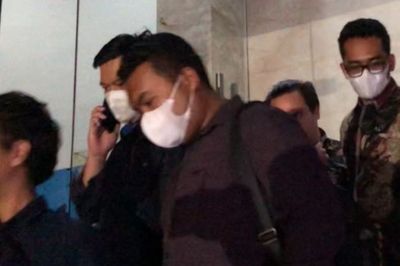 Usai Diperiksa Soal Pemerasan SYL, Ajudan Firli Bahuri Bungkam Hindari Awak Media