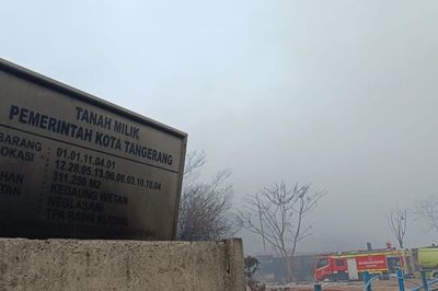 Dampak Besar dari Kebakaran TPU Rawa Kucing yang Hampir Seminggu Masih Belum Padam Juga