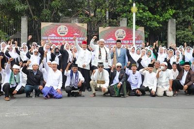 Dinilai Tegas dalam Pemberantasan Korupsi, Ganjar-Mahfud Dapat Dukungan Ulama dan Jemaah DKI Jakarta