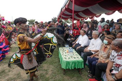 Ganjar Serahkan Alat Gamelan ke Pelaku Seni di Sumut: Dukung Pembangunan Seni dan Budaya Indonesia