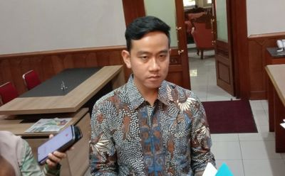 Bantah Ibu Iriana Ikut Dalam Pencalonannya, Gibran: Itu Hanya Gosip