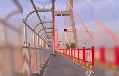 Jembatan Suramadu Berubah semakin Bagus, Netizen: Ojo Dirusak!!!