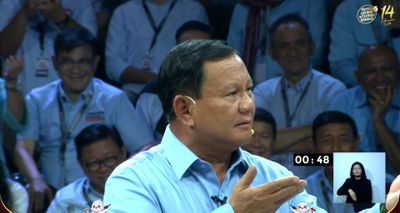 Prabowo Bikin Pose Silat saat Tanggapi Jawaban Anies: Tunggu Dulu, Aku Mau Jawab