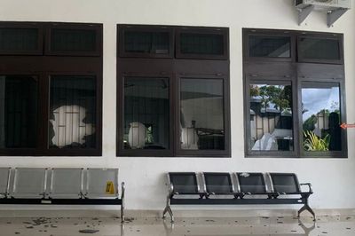 Ricuh di Papua! Kantor DPRD Mimika Dirusak OTK Sampai Nyaris Dibakar
