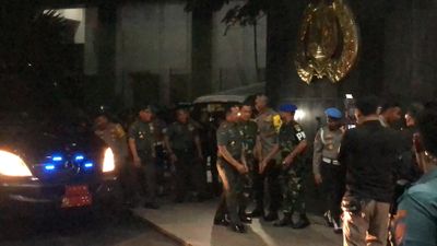 Kapolri-Panglima TNI Tiba di Polda Metro, Pantau Malam Tahun Baru di Semua Wilayah
