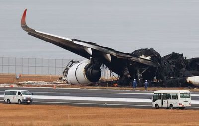 Polisi Selidiki Penyebab Kecelakaan Pesawat di Bandara Tokyo, Kemungkinan karena Human Error