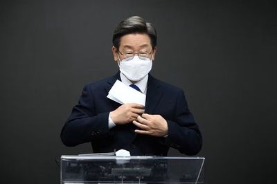 Kronologi Tokoh Politik Korea Selatan Ditikam Oleh Orang Tak Dikenal Saat Kunjungan Di Busan