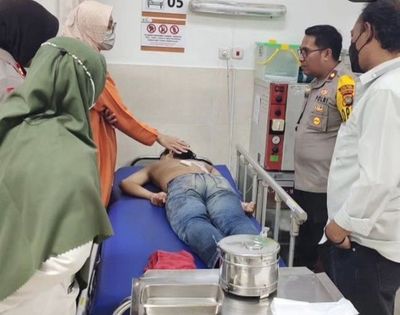 Tawuran Di Ciputat, Remaja Terkapar Terkena Sabetan Sajam
