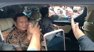 Datang ke Yogyakarta, Prabowo-Gibran Disambut Emak-Emak Gemoy hingga Anak Muda