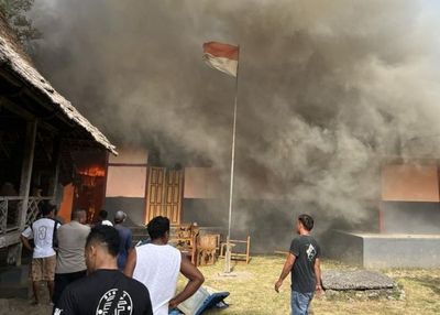 Ruang Kelas Ludes Terbakar, Siswa SD Negeri 318 Malteng Belajar di Sekolah Terdekat Mulai Senin