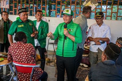 Plt Ketum PPP Suarakan Program 17 Juta Lapangan Kerja di Dialog dengan Pemuda Merauke