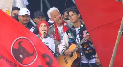 Ganjar-Mahfud dan Slank Memukau Simpang Lima Semarang dalam Kampanye Pamungkas