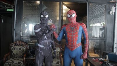 Keren! Di Parepare Abis Nyoblos Bisa Ngopi Gratis Bareng Spider-Man