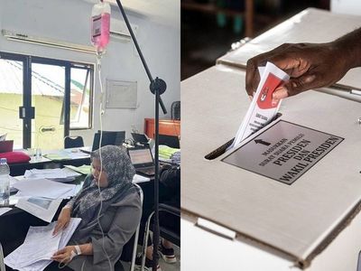 Kelelahan Awasi Proses Pemilu, Staf Bawaslu Parepare Diinfus Sambil Bekerja di Kantor