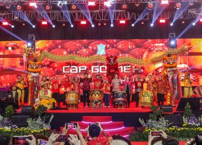 Cap Go Meh 2024: Meriahnya Perayaan Imlek di Balai Kota Surabaya dengan 10.000 Porsi Lontong Gratis