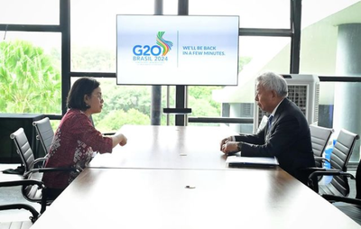 Sri Mulyani Bahas Peran AIIB dalam Pertemuan dengan Presiden Bank Investasi Infrastruktur Asia
