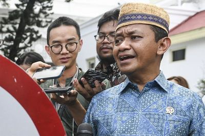 Menteri Bahlil Mengadu ke Dewan Pers Soal Berita Permainan Izin Tambang
