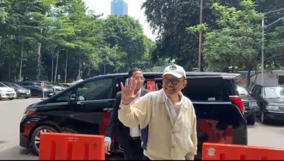 Penuhi Panggilan Pemeriksaan, Rektor UP Edie Toet Bawa Sejumlah Bukti