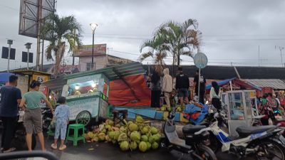 Dua Pemuda di Jember Terlibat Carok Jelang Buka Puasa, Hingga Sebabkan Warung PKL Es Kelapa Roboh