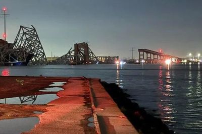 Jembatan Francis Scott Key di AS Ambruk Usai Ditabrak Kapal Kargo