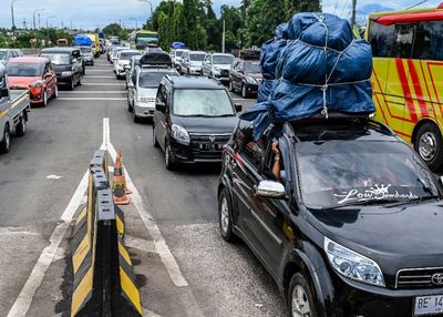 Pemudik dari Jakarta Padati Pelabuhan Merak di H-4 Lebaran, Terjadi Sejak Dini Hari!