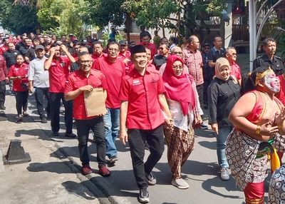 Belasan Tokoh Daftar Penjaringan Pilkada Solo Lewat PDIP, Diminta Tak Berbohong