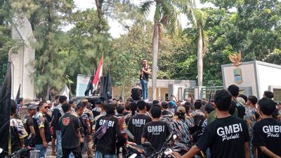 Ratusan Massa GMBI Gelar Aksi Damai Jelang Pilkada, Apresiasi Pembangunan di Kabupaten Bekasi