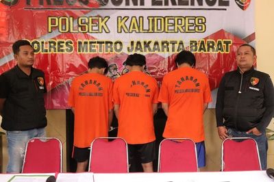 Polisi Ciduk 3 Pria Pemeras Modus Open BO Via MiChat di Jakbar, Begini Kerjanya
