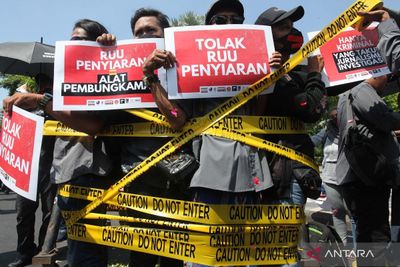 Polemik Penundaan RUU Penyiaran dan Kemunculan RUU Polri: Ancaman Sensor dan Pengawasan Ruang Cyber