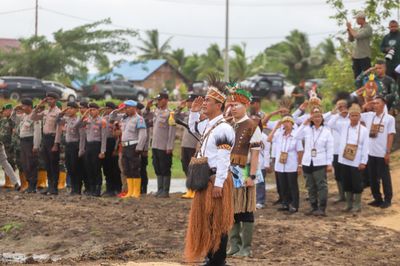 Mentan Amran Pimpin Upacara Hari Pancasila 2024 Bersama Petani di Merauke