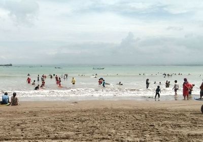Perpisahan Sekolah Berujung Maut, 4 Pelajar Terseret Ombak di Pantai Pangandaran, 1 Orang Tewas