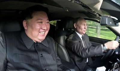 Akrab Banget, Putin Sopiri Kim Jong-un dengan Limosin Mewah!