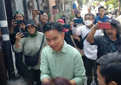 Blusukan Usai Mundur sebagai Wali Kota Solo, Gibran Pamitan Sambil Belanja Masalah
