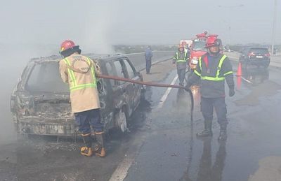 Diduga Akibat Korsleting Listrik, Nissan Xtrail Terbakar Hebat di Tol MBZ