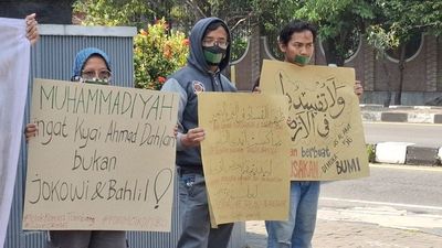 Gelar Aksi, Aktivis Jogja Desak Pimpinan Muhammadiyah Tolak Izin Kelola Tambang, Massa: Banyak Mudorotnya!