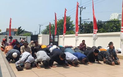 Terdakwa Kasus Dugaan Pemalsuan Dokumen Lahan Tol Jatikarya Bebas, Para Ahli Waris Sujud Syukur