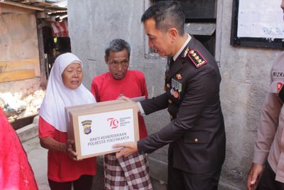 Semarakkan HUT RI Hari Ini, 100 Paket Sembako Telah dibagikan Polresta Jogja