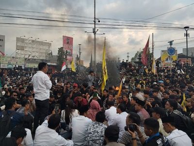 Aksi Kawal Putusan MK Babak Kedua, Ratusan Massa dari Banyak Elemen Mahasiswa Desak Kepedulian DPRD Jember