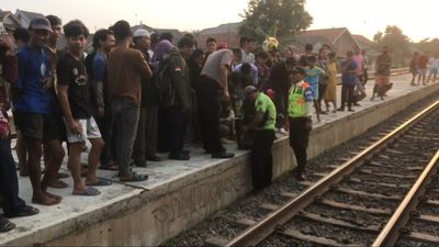 Diduga Depresi, Remaja Putri di Bekasi Nekat Tabrakan Diri ke Kereta Api Sembrani