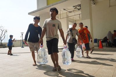 MUI Jakarta Salurkan Bantuan Air Minum pada Warga Terdampak Kebakaran di Manggarai