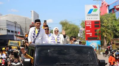 Kenakan Busana Muslim ERAT-BERSALAM di Arak Simpatisan Daftar di KPU Parepare