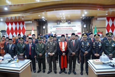 25 Anggota DPRD Parepare Resmi Dilantik. Ada Yang Datang dengan berkuda dan Menggunakan Perahu
