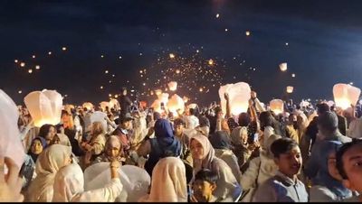 Potret Festival 1001 Lampion Diterbangkan di Laguna View Depok Parangtritis, Dihadiri Ribuan Turis Lokal dan Internasional