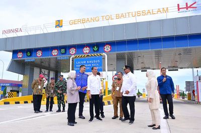 Presiden Jokowi Resmikan 4 Ruas Jalan Tol Baru di Aceh, Dorong Pertumbuhan Ekonomi