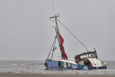 Kronologi Kapal Kandas di Pulau Seribu Kemarin: Cuaca Buruk Penyebabnya!