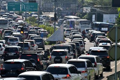 Pantes Puncak Bogor Macet Parah, Jalanan Dipadati 150 Ribu Kendaraan dalam Sehari