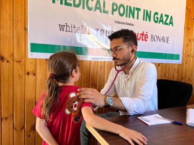 Dompet Dhuafa Bangun Fasilitas Medical Point untuk Rakyat Palestina : Salah Satu Layanan Vaksinasi Polio Bagi Anak