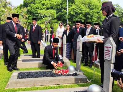 Wapres Gibran Rakabuming Pimpin Upacara Peringatan Hari Pahlawan 2024 di TMP Kalibata